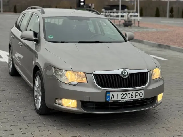 Skoda Superb - фото 1
