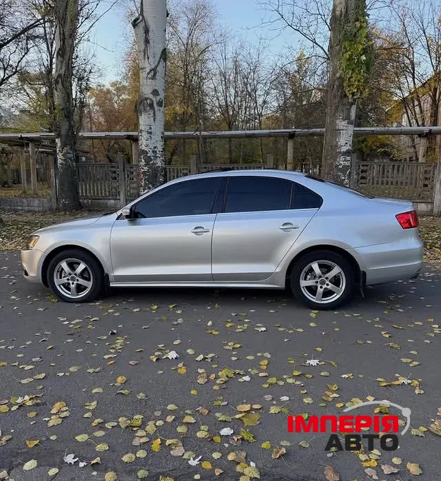 Volkswagen Jetta - фото 4