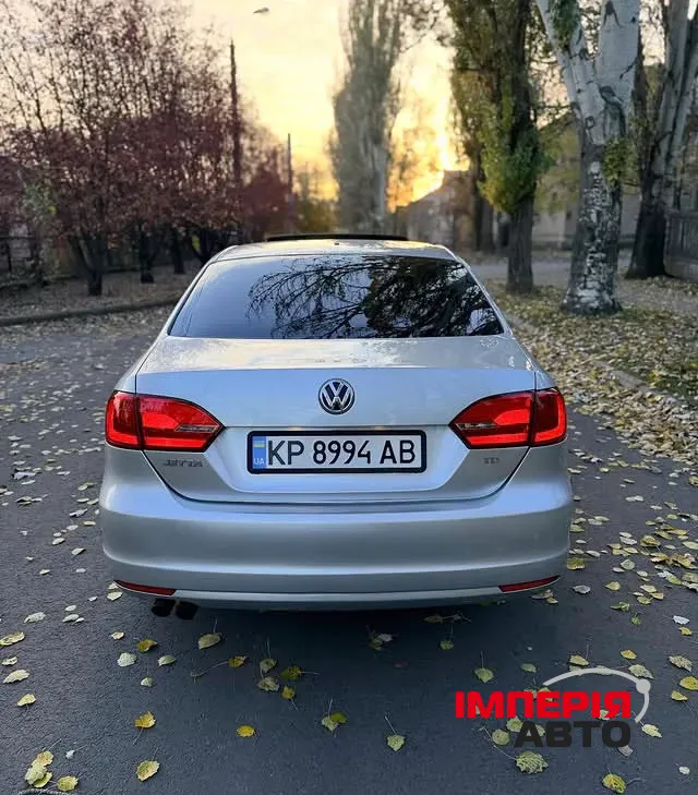 Volkswagen Jetta - фото 5