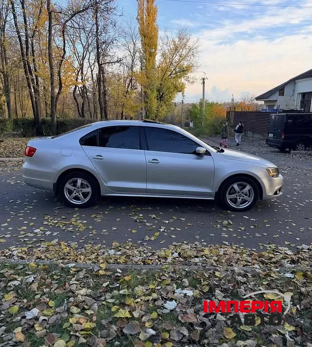 Volkswagen Jetta - фото 3