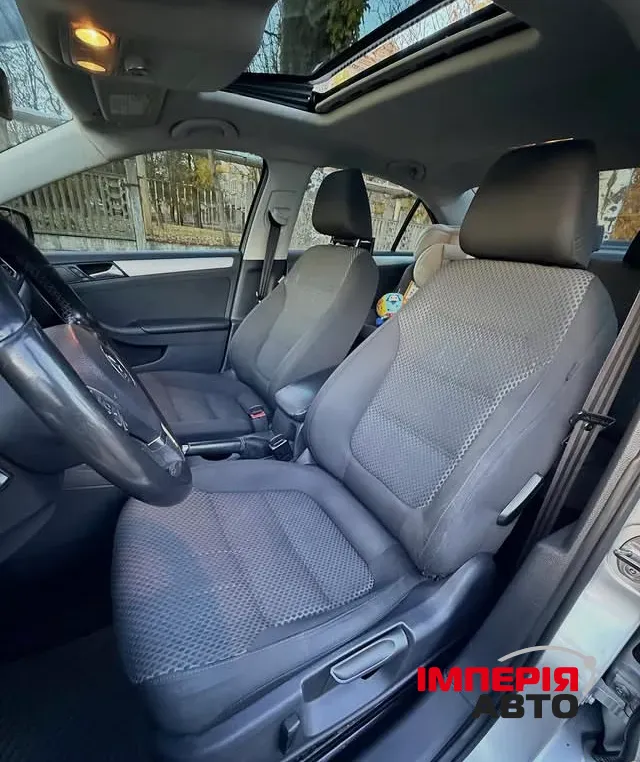Volkswagen Jetta - фото 10