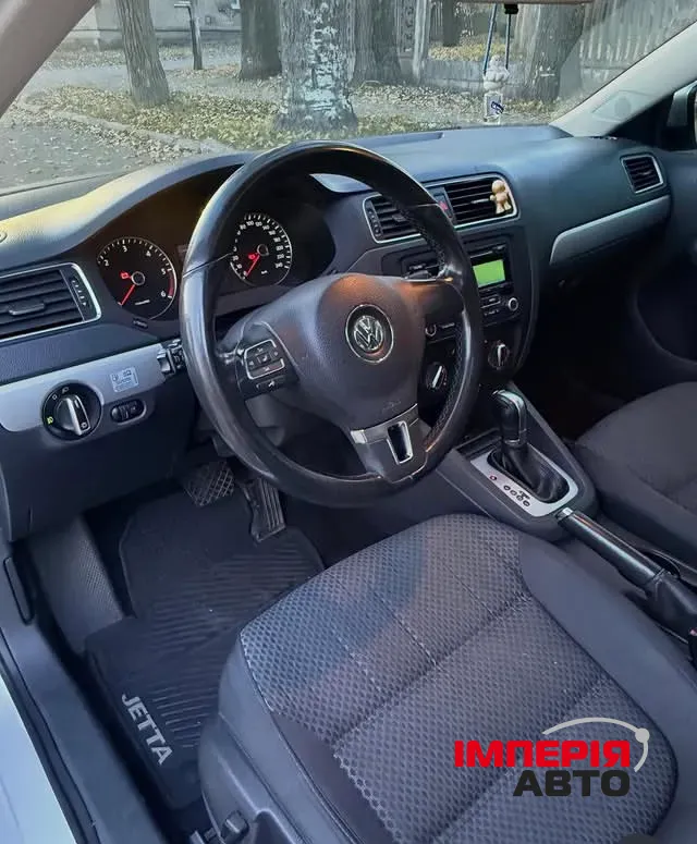 Volkswagen Jetta - фото 9