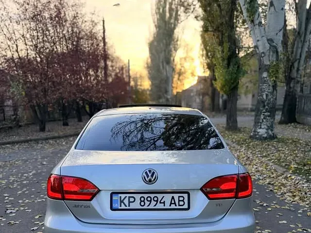 Volkswagen Jetta - фото 5