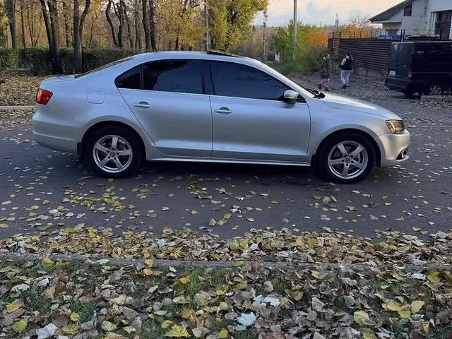 Volkswagen Jetta - фото 3