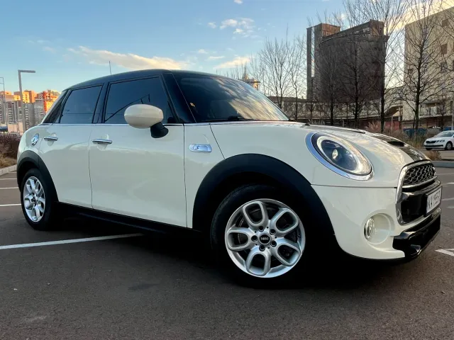 Mini Hatch - фото 1