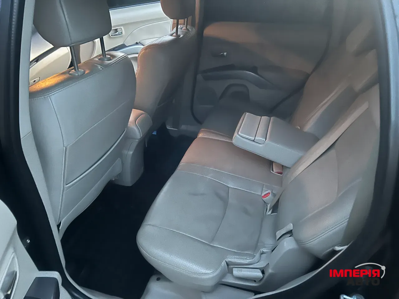 Mitsubishi Outlander - фото 9