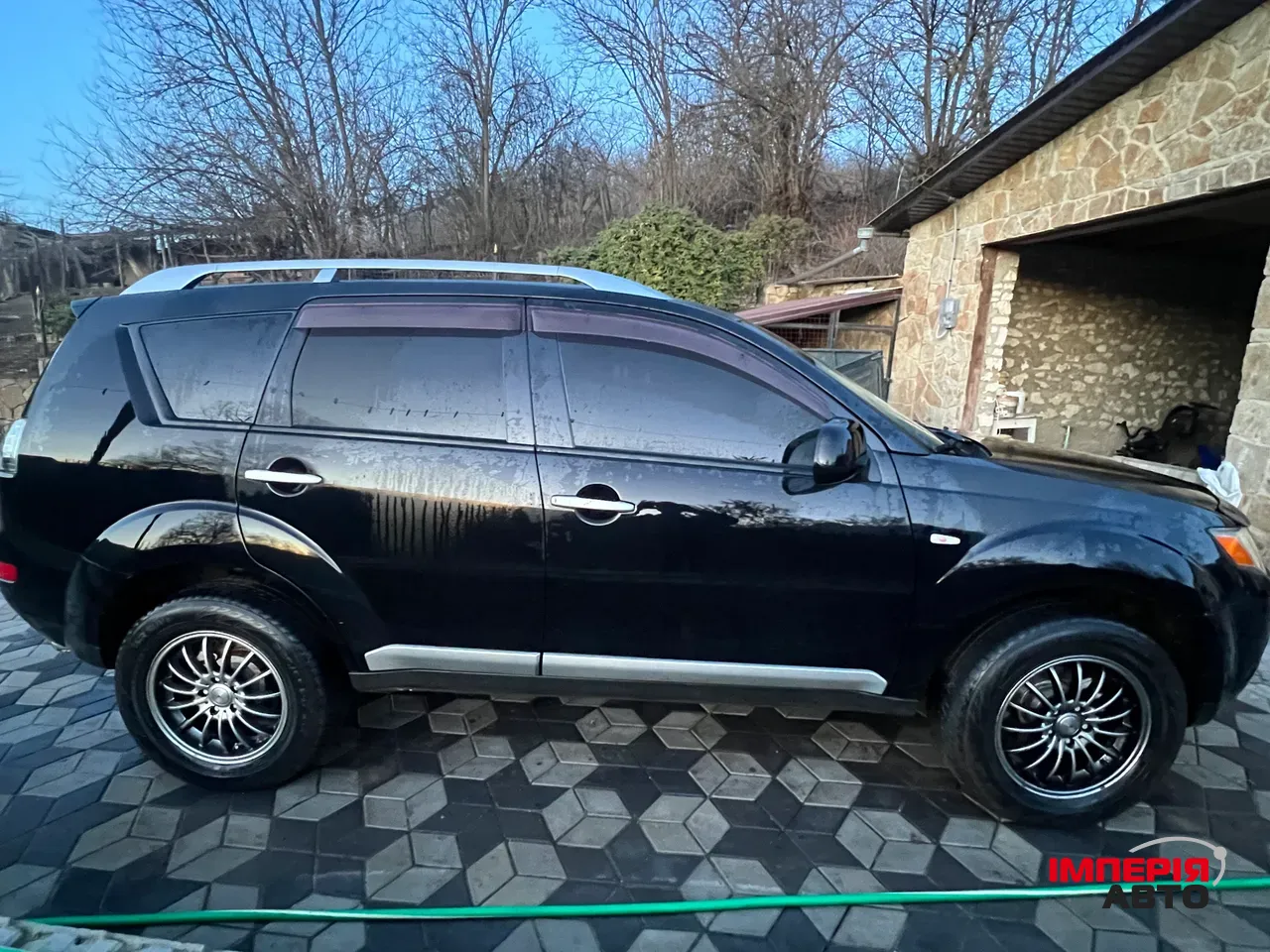 Mitsubishi Outlander - фото 2