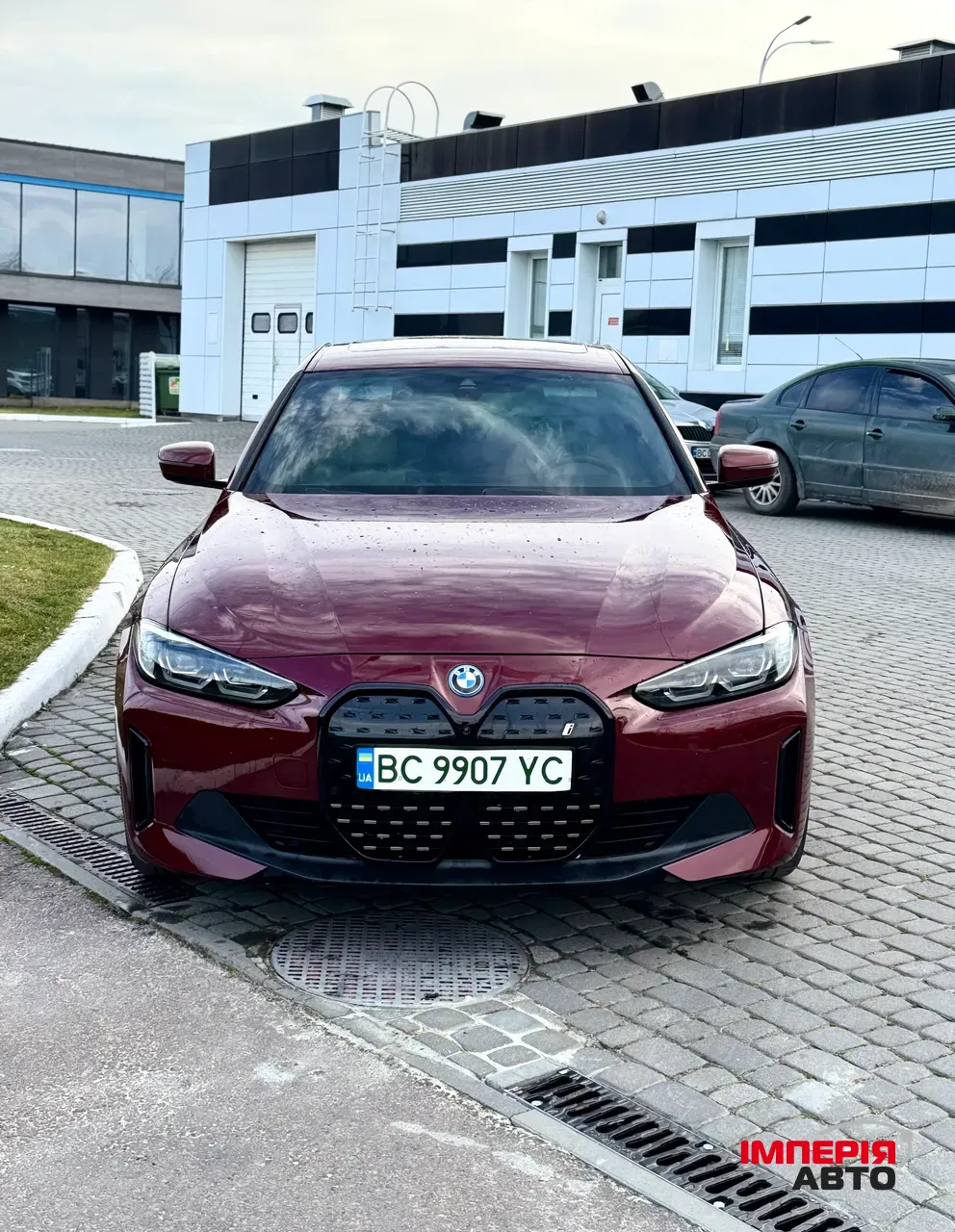 BMW i4 - фото 1