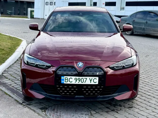BMW i4 - фото 3