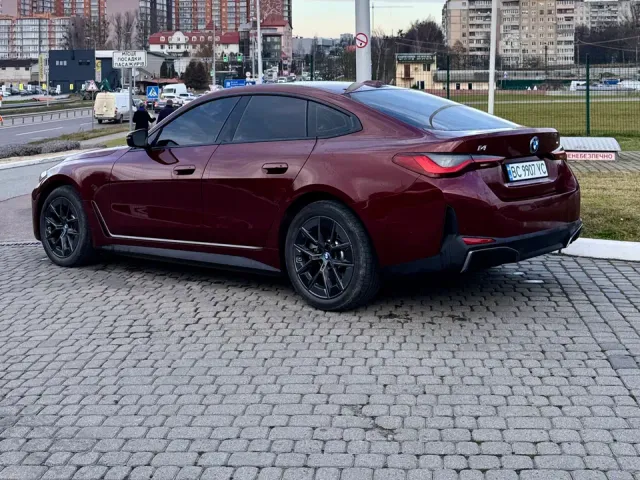 BMW i4 - фото 4