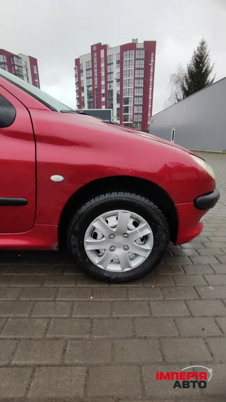 Peugeot 206 - фото 8