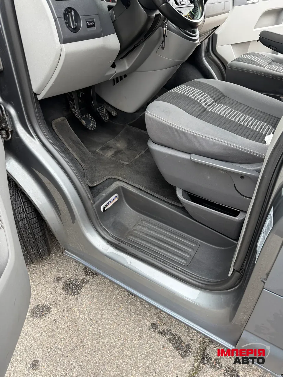 Volkswagen Caravelle - фото 16