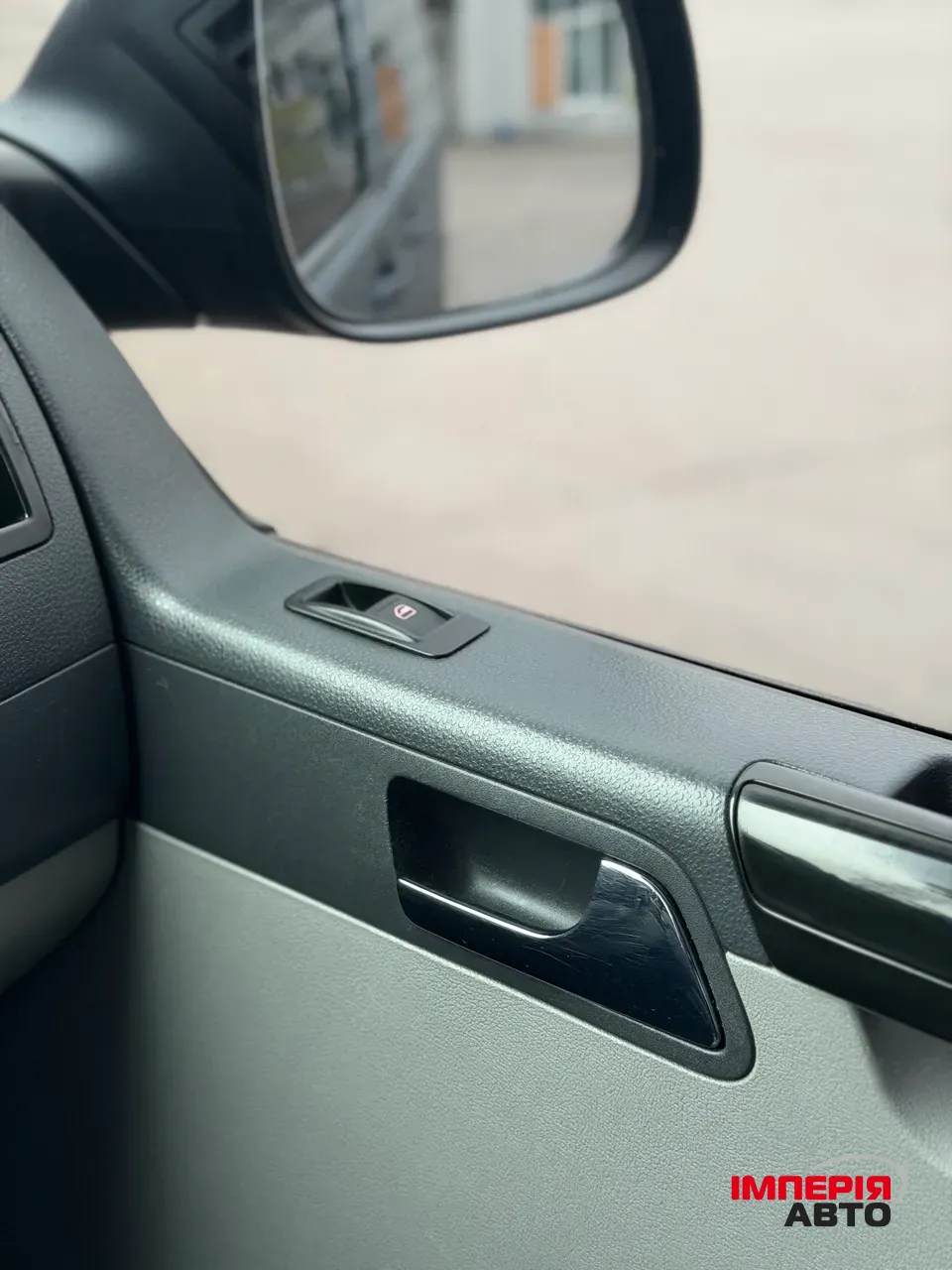 Volkswagen Caravelle - фото 28