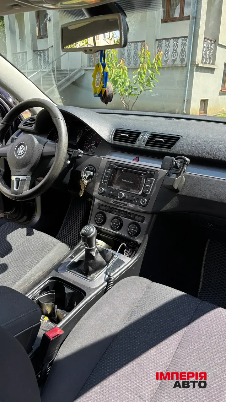 Volkswagen Passat - фото 2