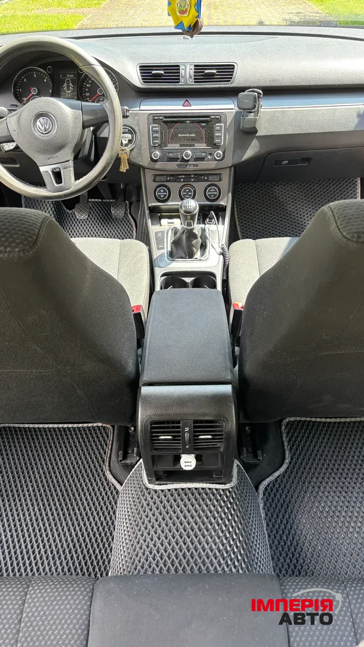 Volkswagen Passat - фото 17