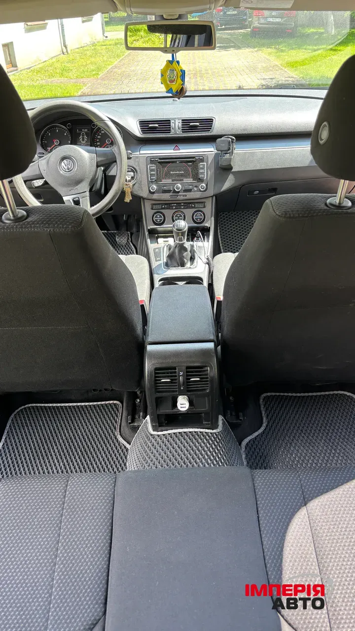 Volkswagen Passat - фото 1