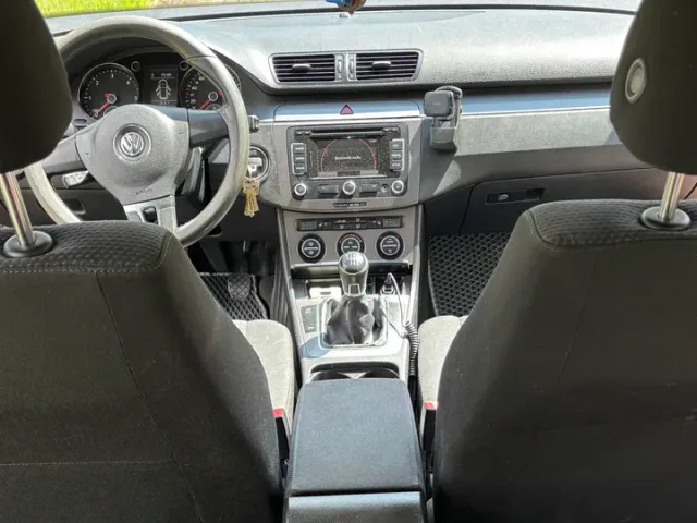 Volkswagen Passat - фото 1