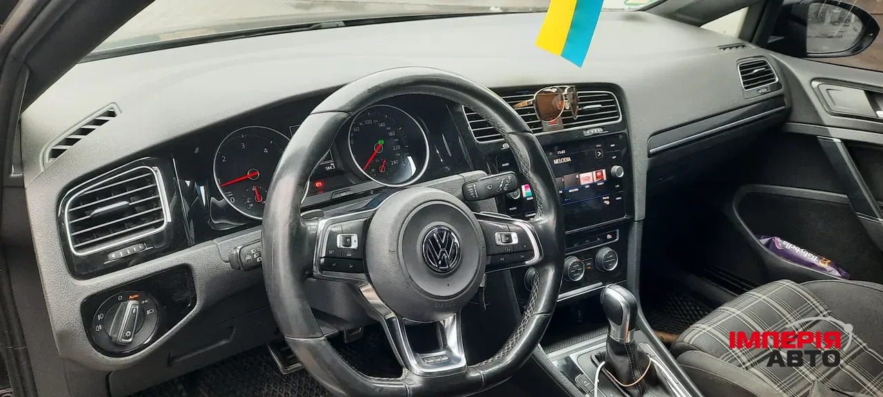 Volkswagen Golf - фото 6