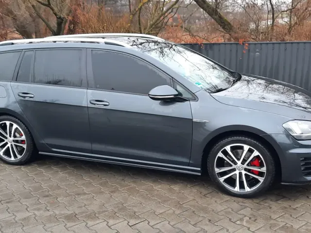 Volkswagen Golf - фото 4