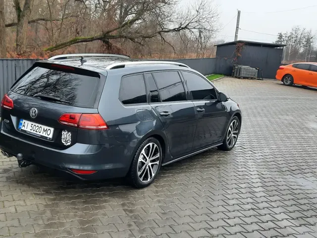 Volkswagen Golf - фото 3