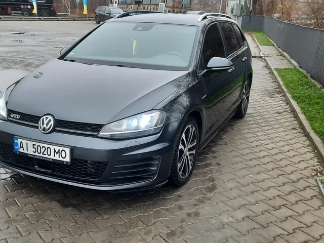 Volkswagen Golf - фото 5