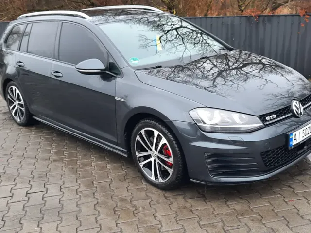 Volkswagen Golf - фото 1