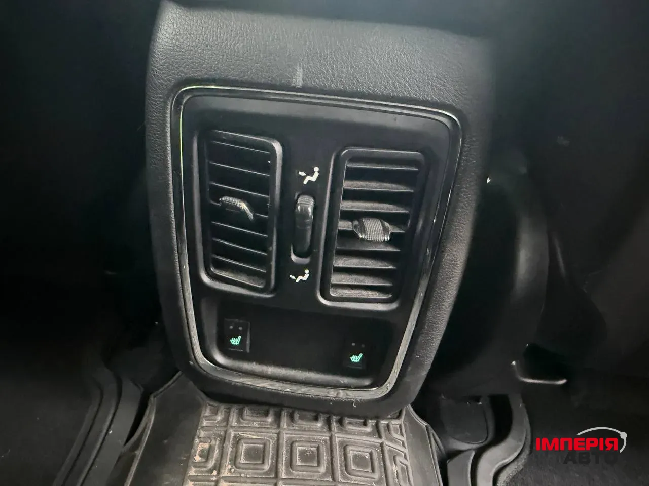 Jeep Grand Cherokee - фото 18