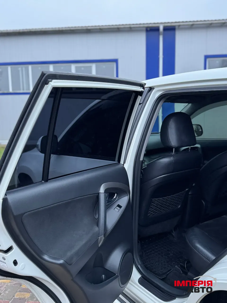 Toyota RAV4 - фото 9