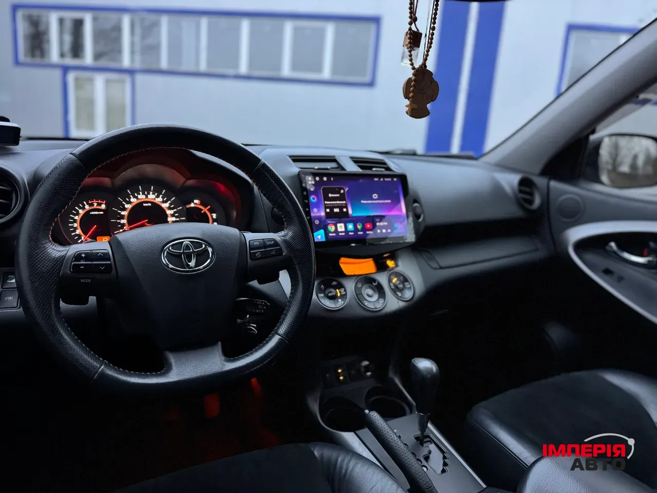 Toyota RAV4 - фото 11