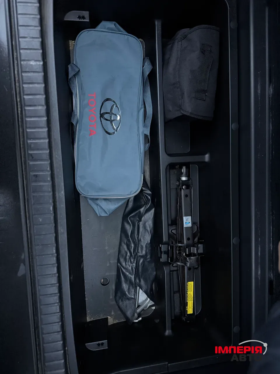 Toyota RAV4 - фото 19