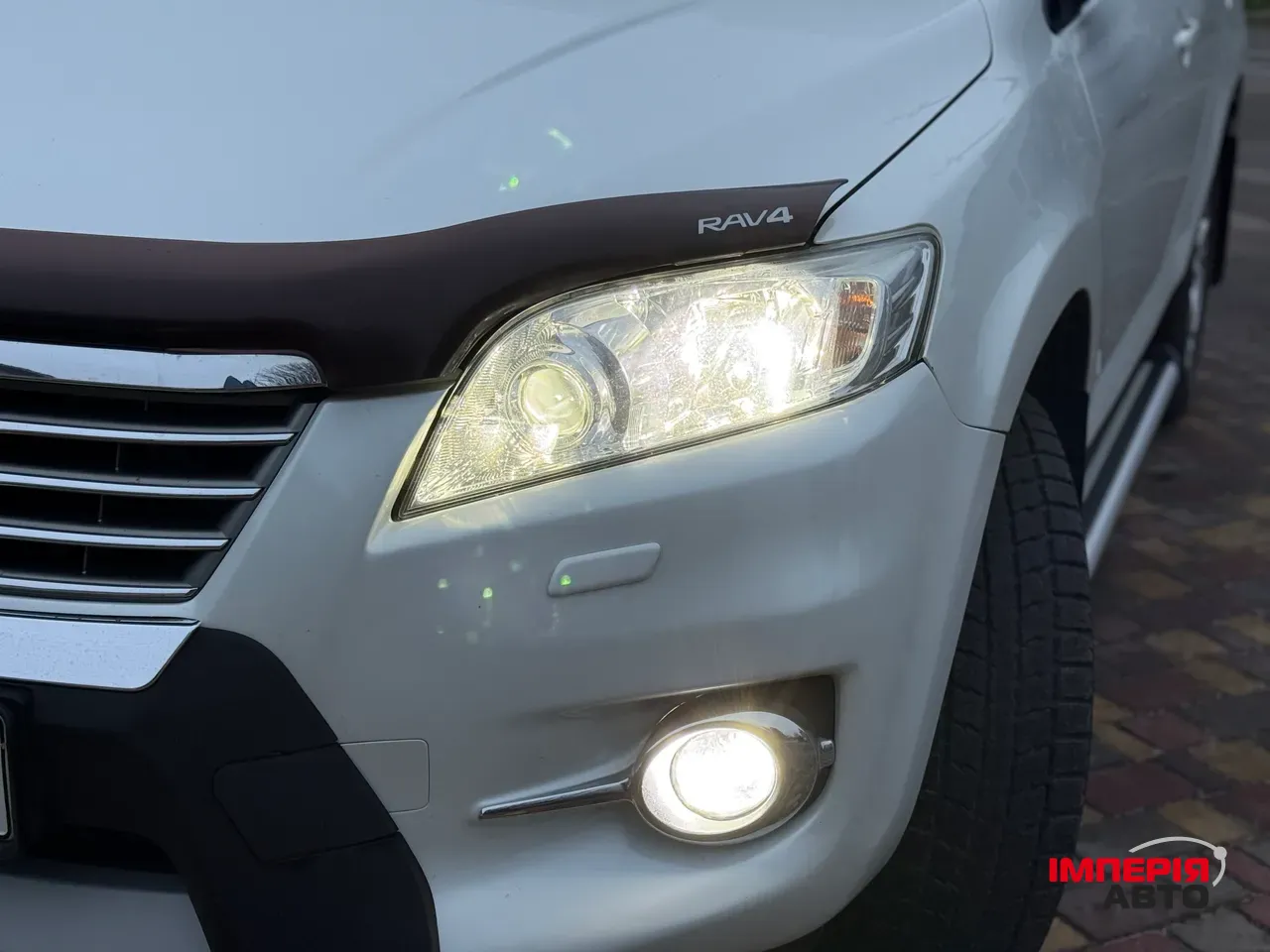 Toyota RAV4 - фото 18