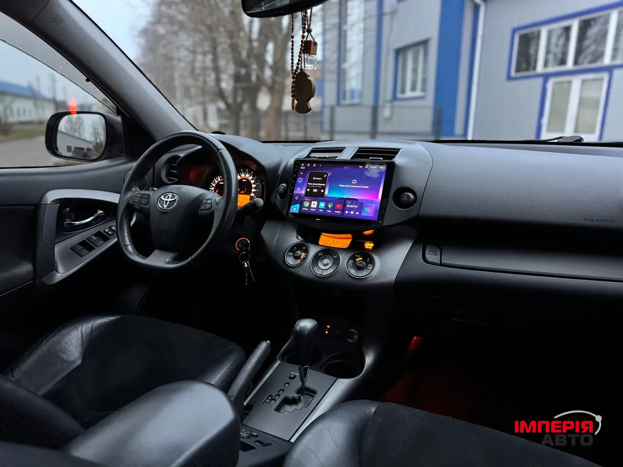 Toyota RAV4 - фото 13