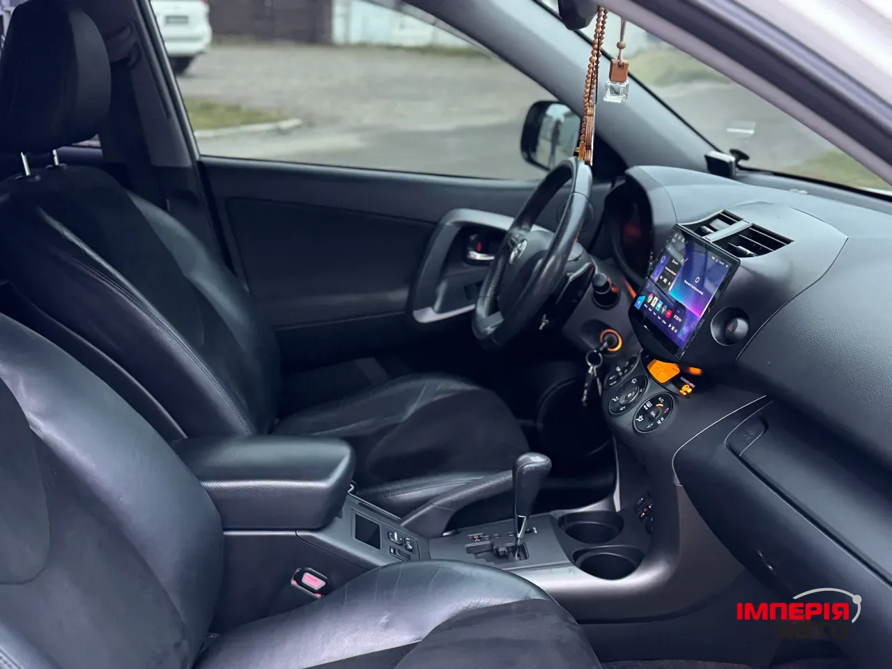 Toyota RAV4 - фото 14