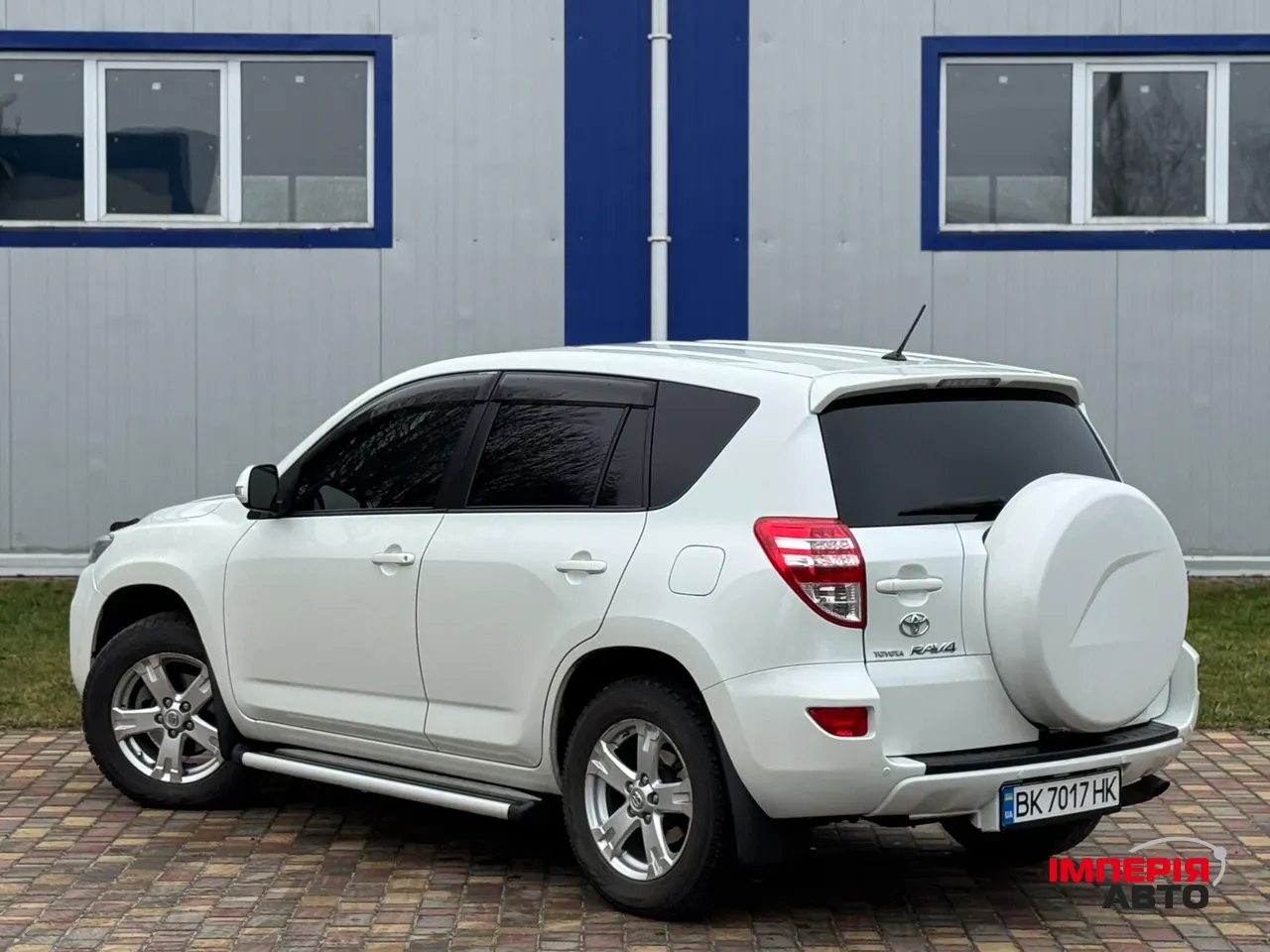 Toyota RAV4 - фото 6