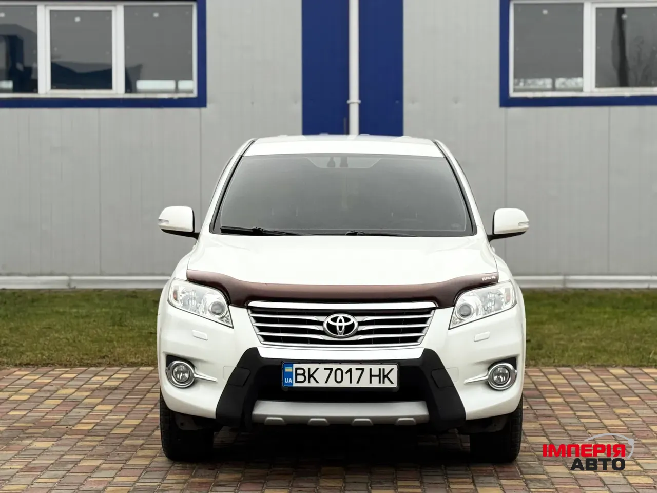 Toyota RAV4 - фото 2