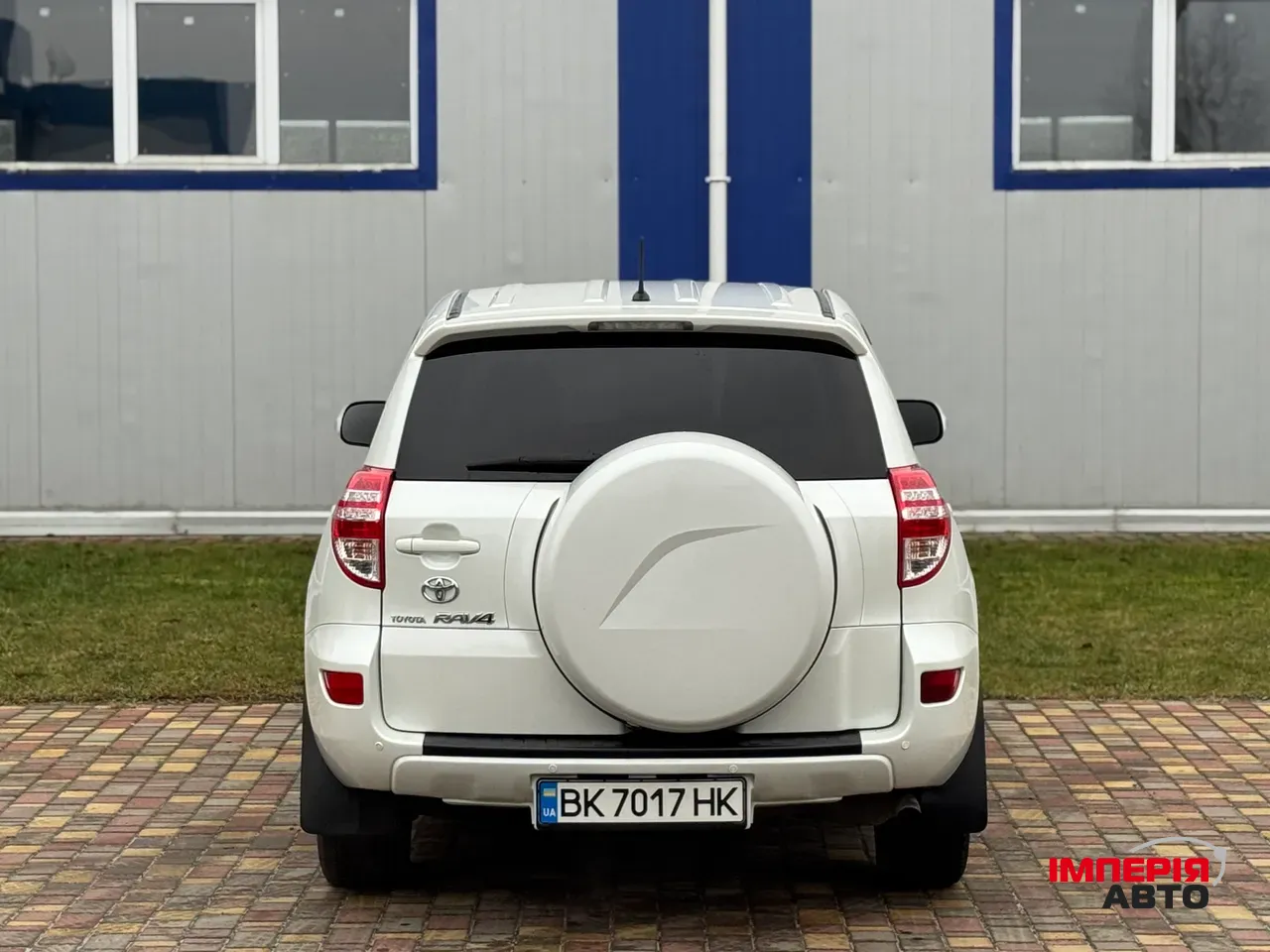 Toyota RAV4 - фото 5