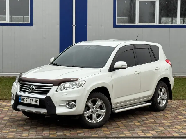 Toyota RAV4 - фото 3
