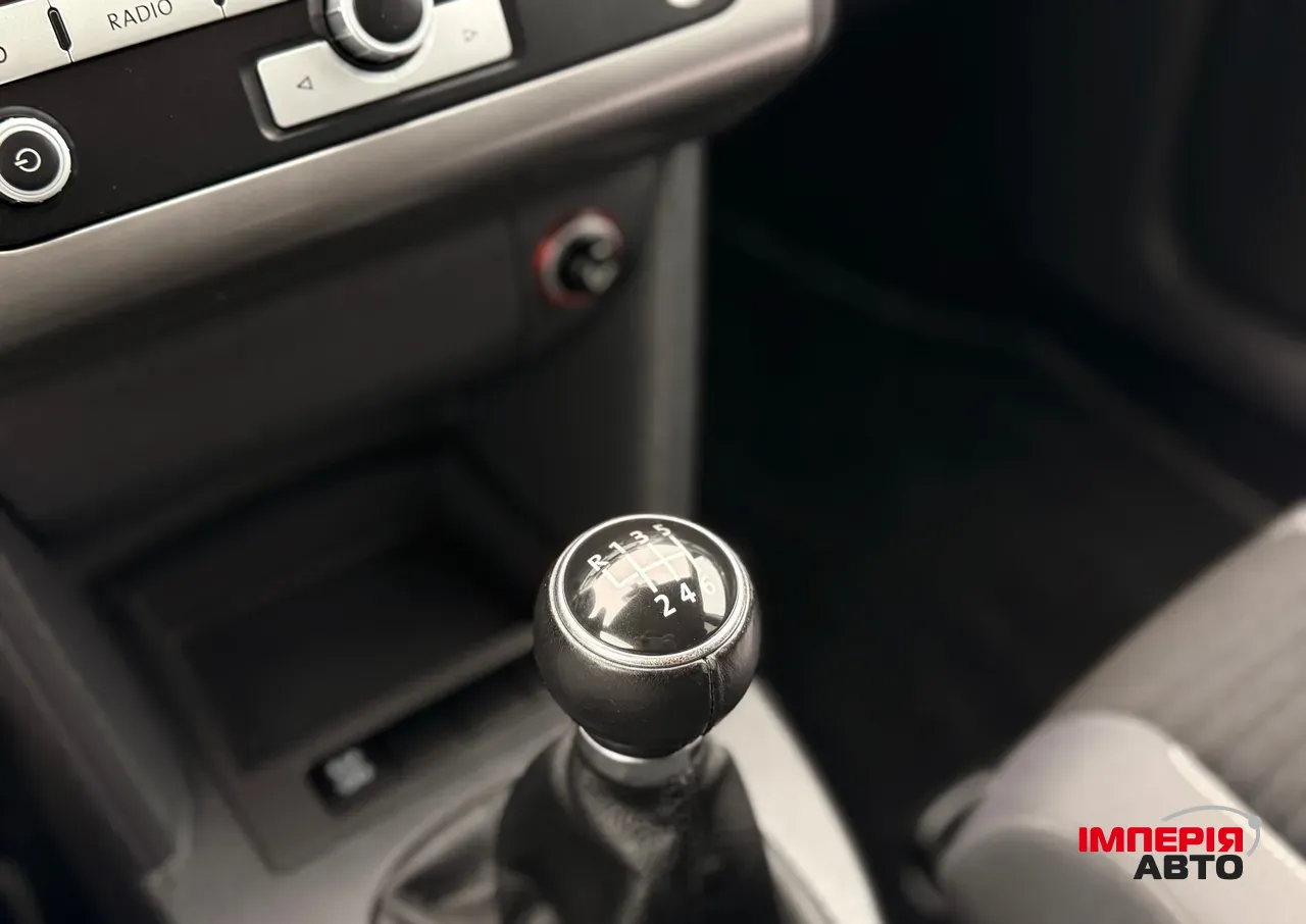 Volkswagen Touran - фото 2