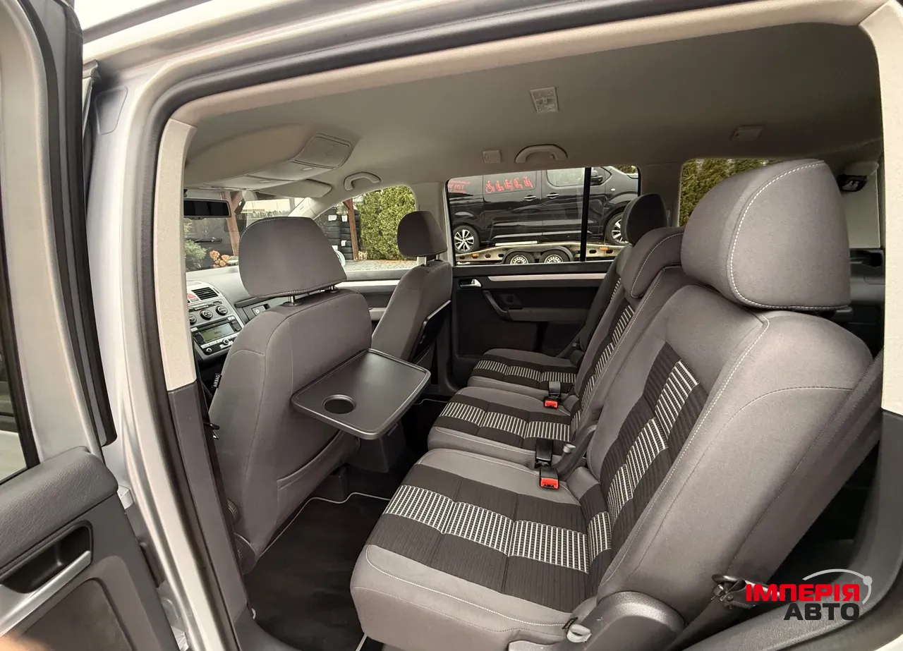 Volkswagen Touran - фото 10