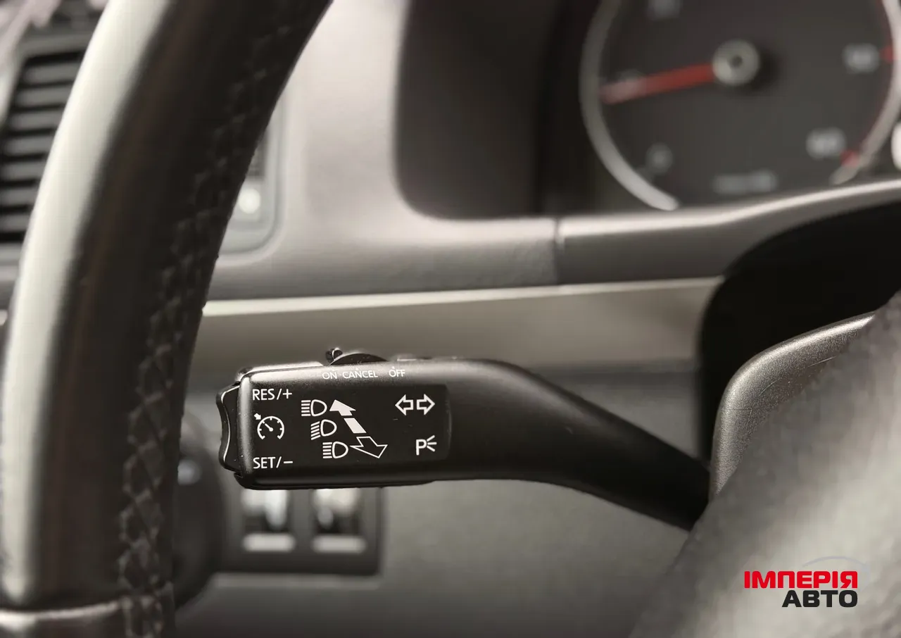 Volkswagen Touran - фото 5