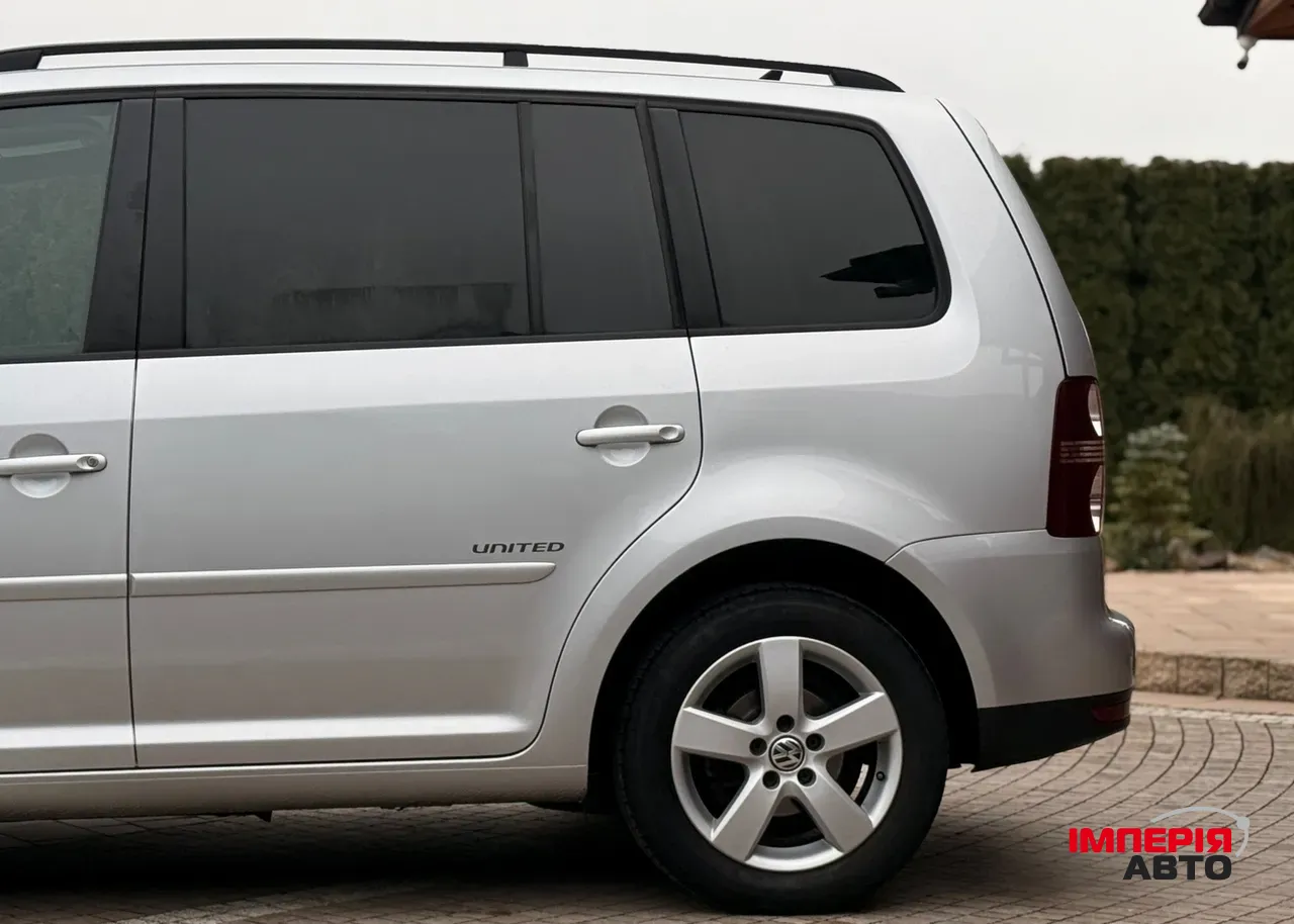 Volkswagen Touran - фото 18