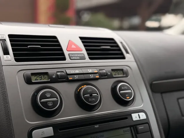 Volkswagen Touran - фото 4