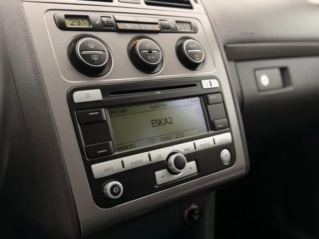 Volkswagen Touran - фото 3