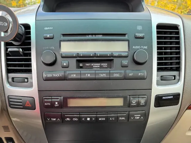 Toyota Land Cruiser Prado - фото 2