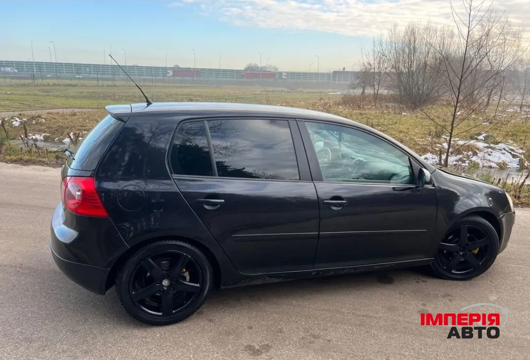 Volkswagen Golf - фото 11