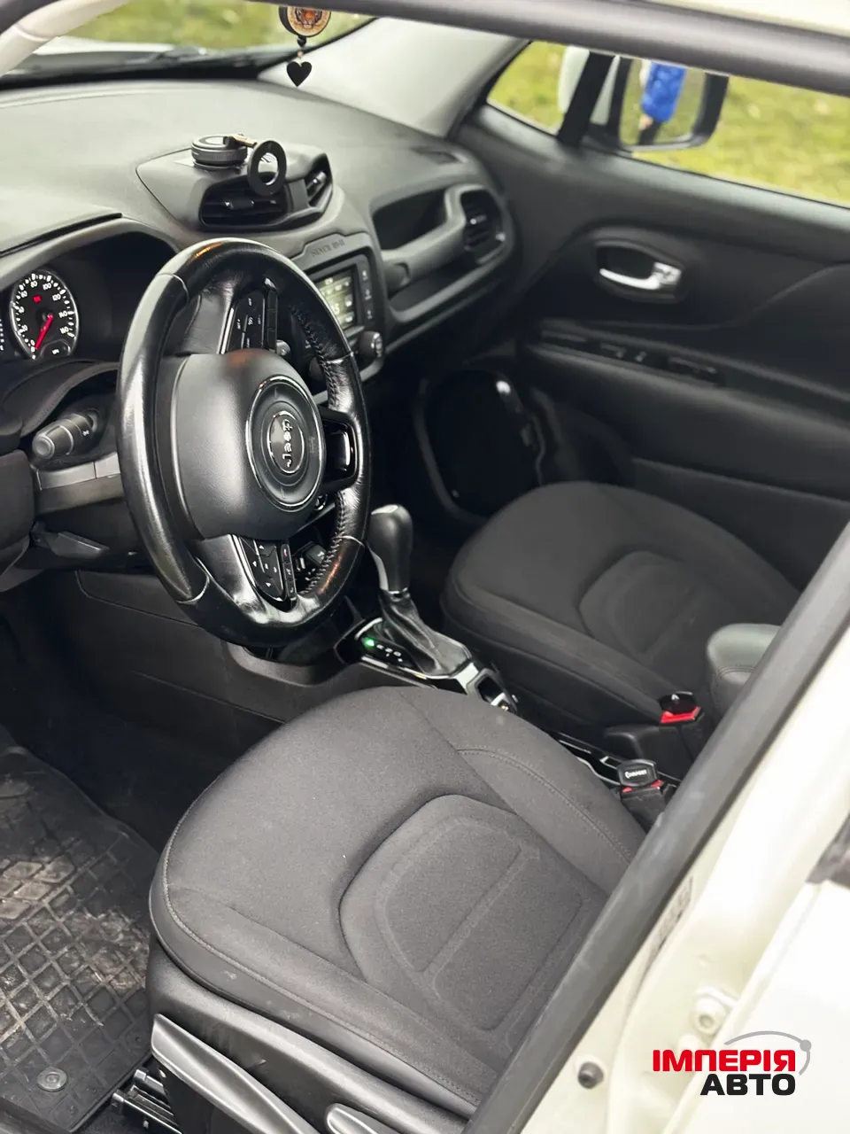 Jeep Renegade - фото 8