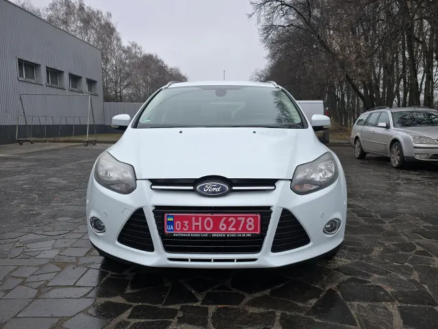 Ford Focus - фото 1