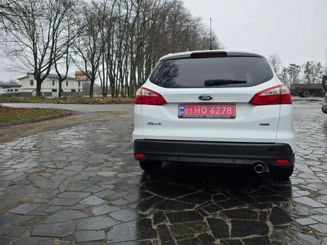 Ford Focus - фото 5