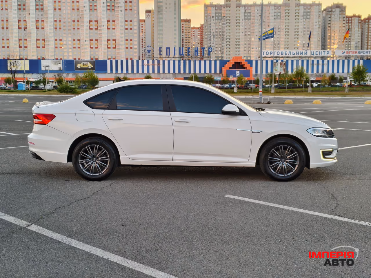 Volkswagen Lavida - фото 6