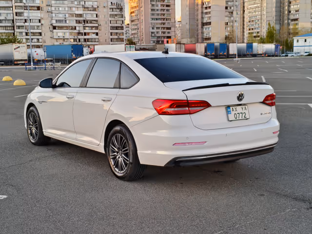 Volkswagen Lavida - фото 3